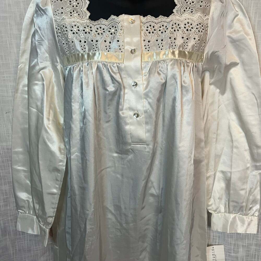 Vintage Bali Studio Satin Lace Night Gown Off White Medium